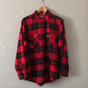 Black and red lumberjack plaid button down flannel